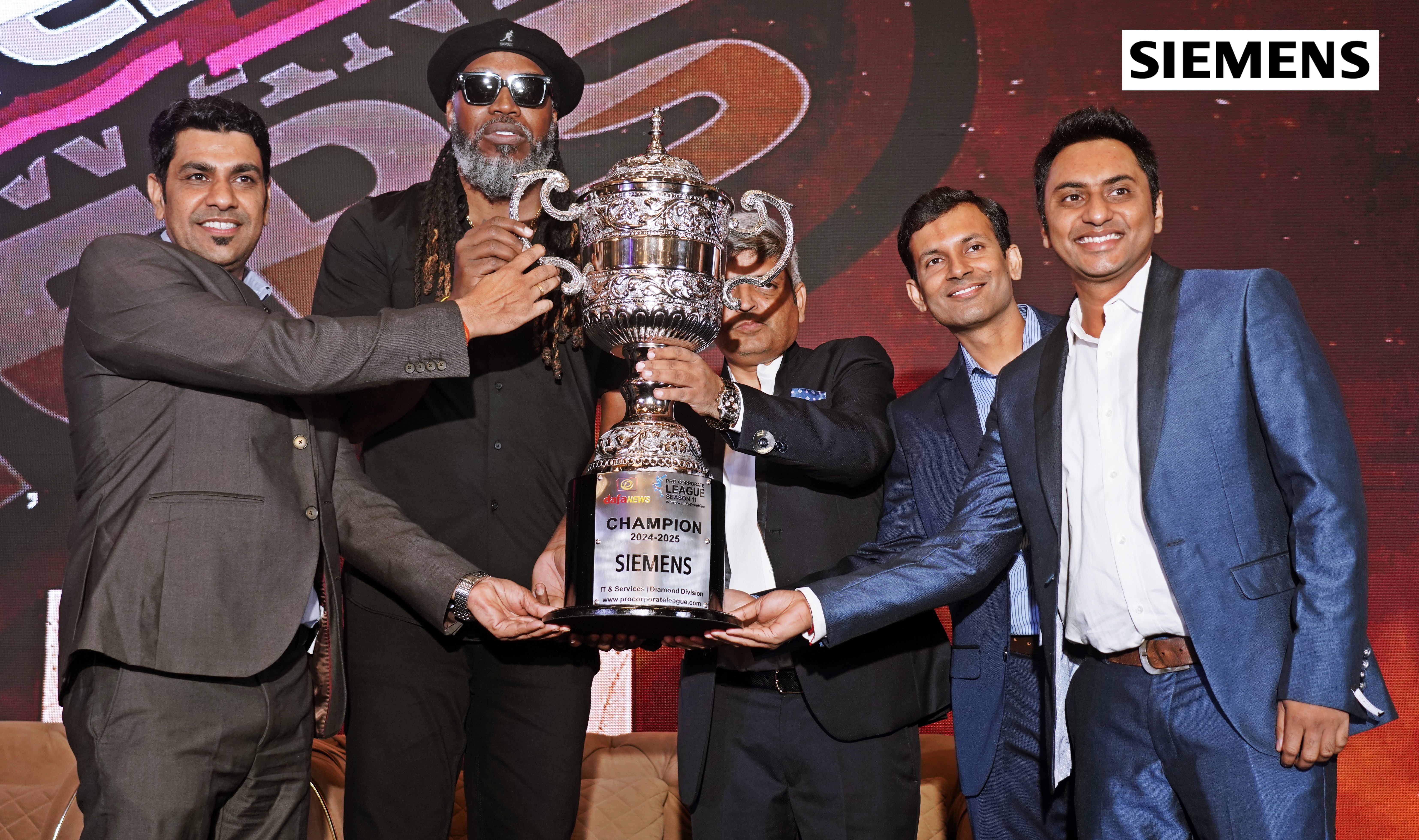 02 Siemens (IT Diamond Category Winners)